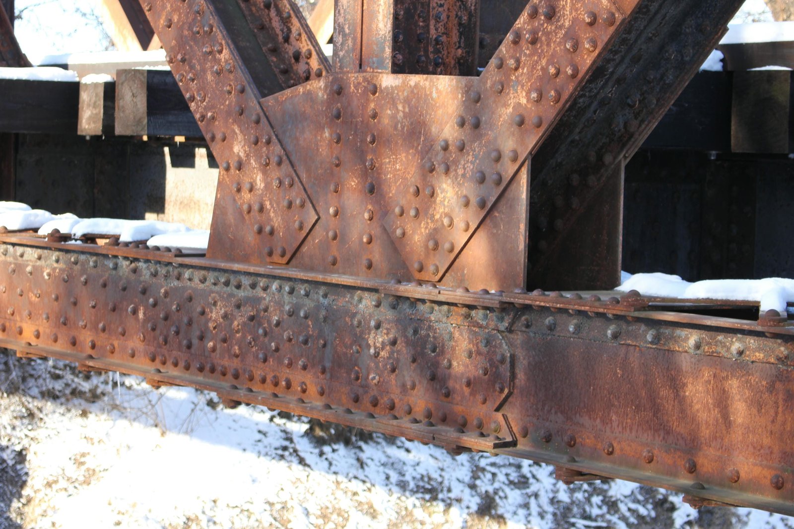 Lower connection